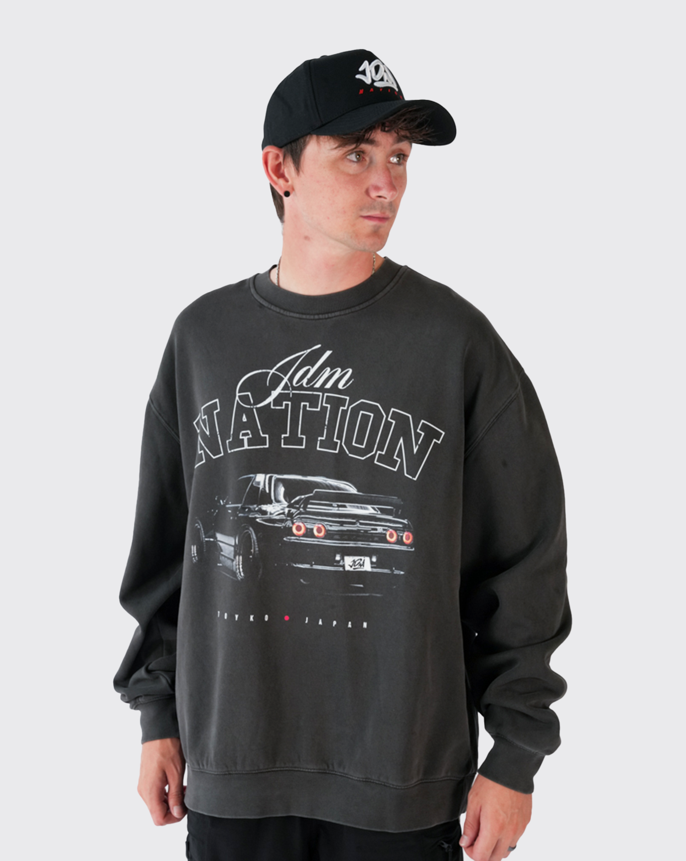 R32 Vintage oversized faded Crewneck