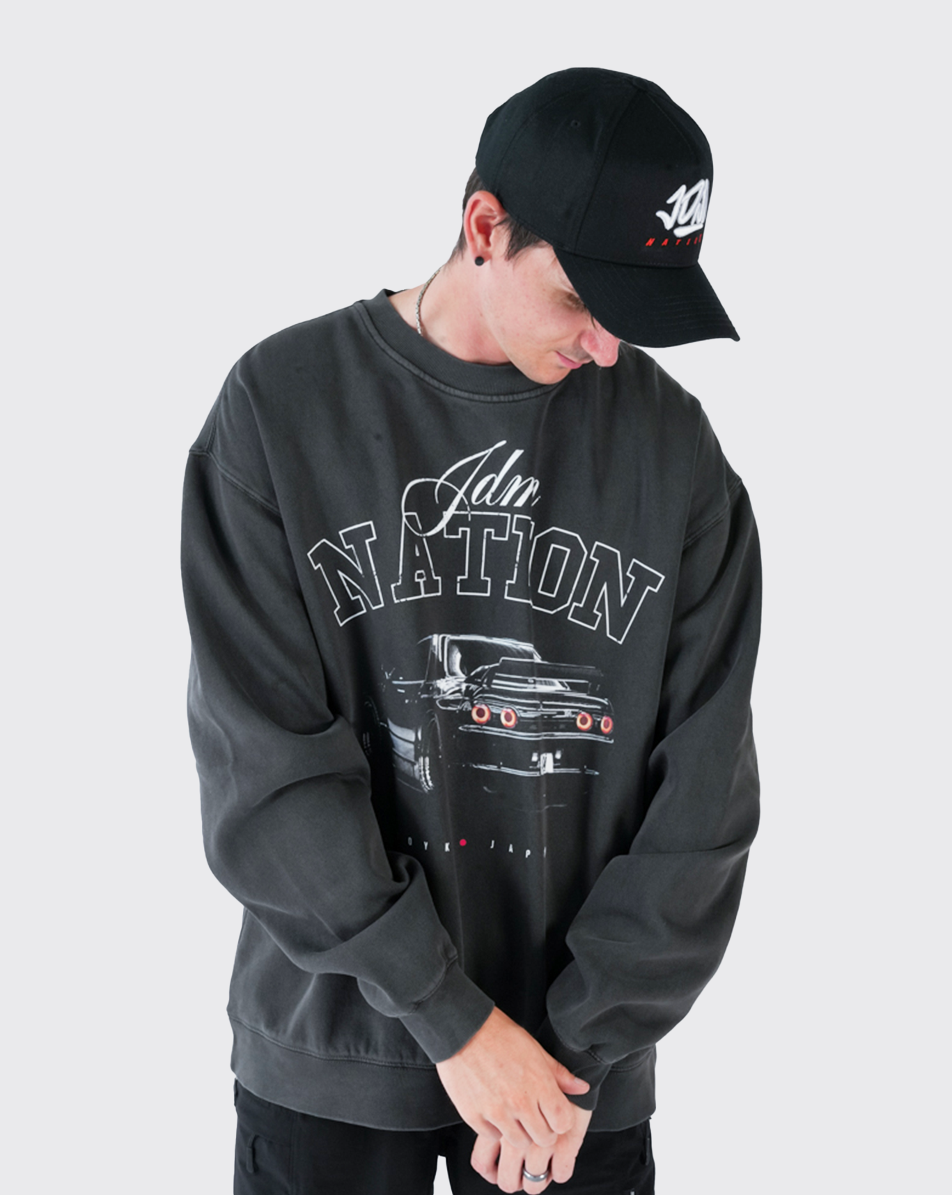 R32 Vintage oversized faded Crewneck